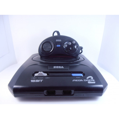 Mega Drive II con 2 mandos